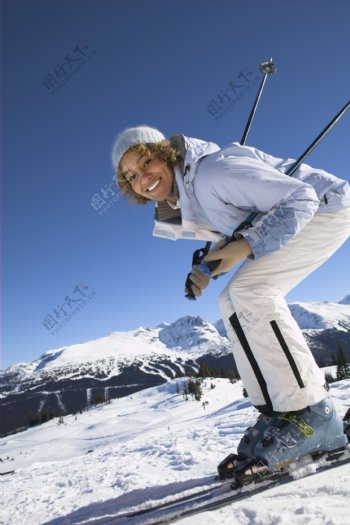 滑雪微笑的美女图片