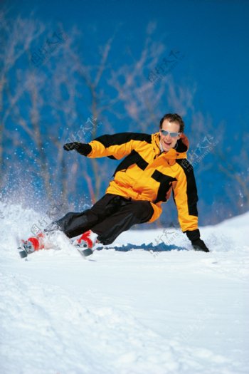 男性滑雪运动员高清图片
