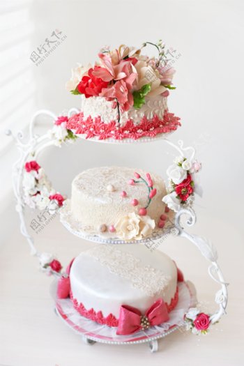蝴蝶结婚礼蛋糕图片