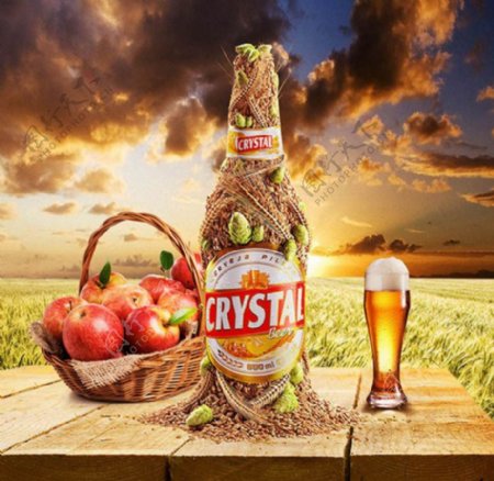 CRYSTAL麦芽啤酒平面广告设计
