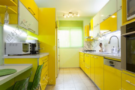 黄色调厨房效果图图片
