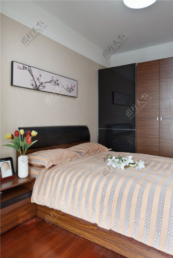 新中式简约卧室大床背景墙设计图