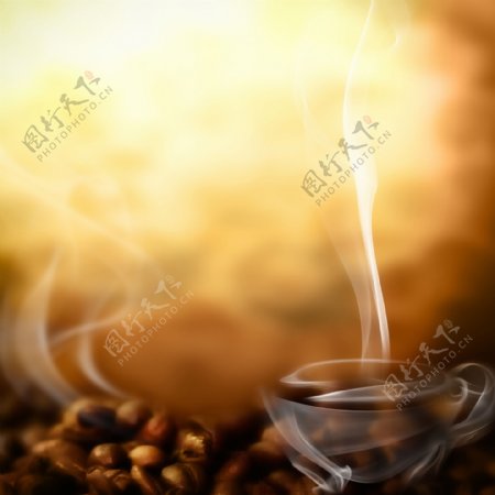 咖啡豆与烟雾图片