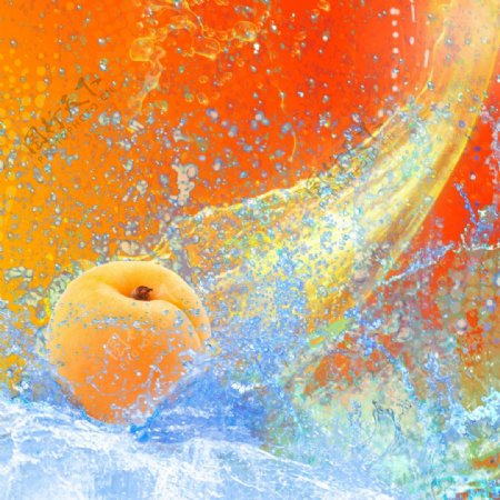 杏子汁与水浪图片