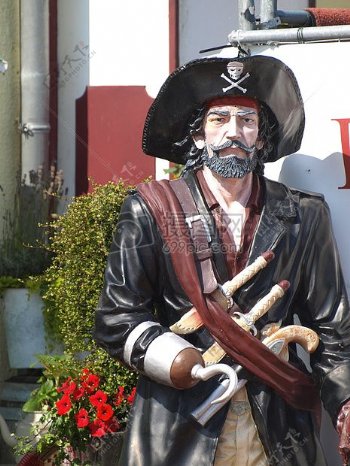 海盗船长雕塑