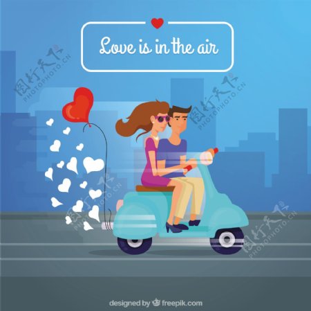 爱是在空气中情侣骑着摩托车