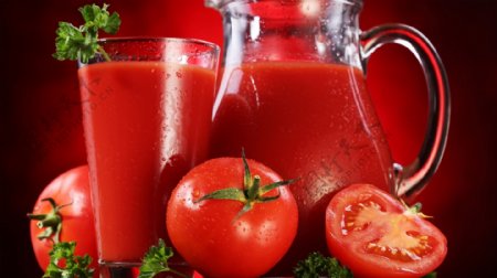 西红柿与番茄汁图片