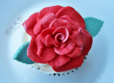 红色玫瑰花蛋糕图片