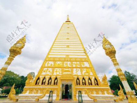 美丽的泰国金色寺庙图片