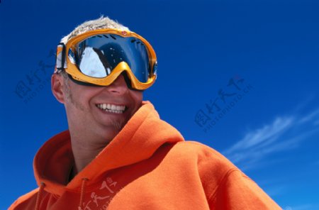 滑雪男人图片