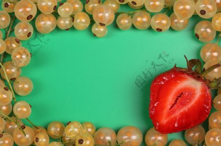 灯笼果与草莓图片