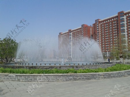 喷泉校园水花图片