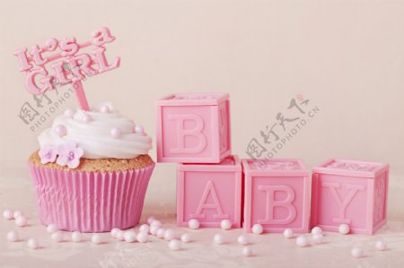 粉色奶油蛋糕图片