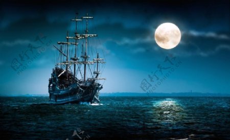 夜晚帆船风景图片