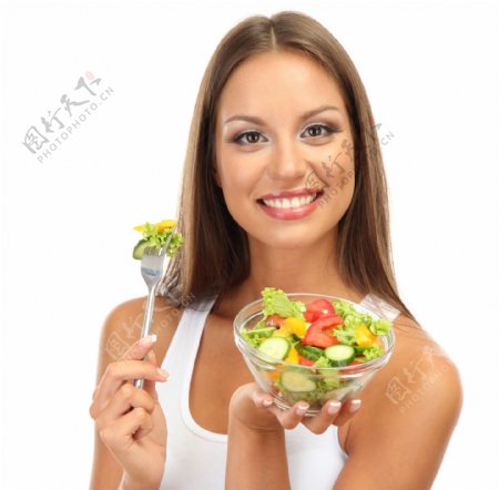 吃水果蔬菜沙拉的美女图片