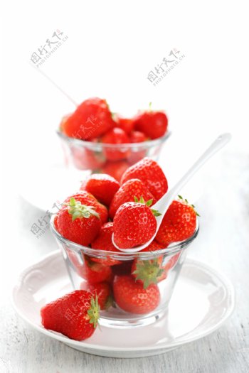 杯子里的草莓