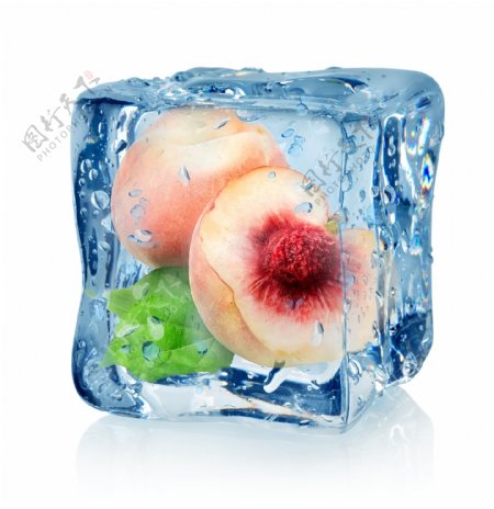 冰块里的桃子