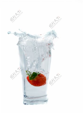 草莓水杯创意