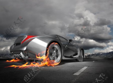 火焰与轿车