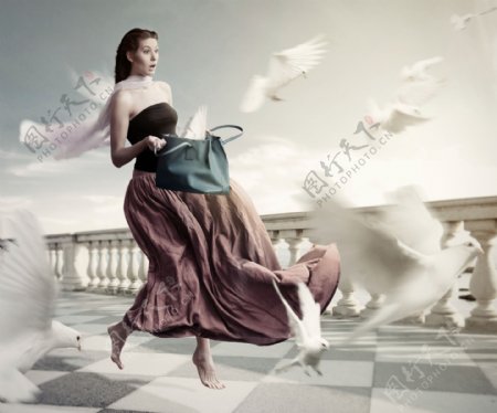 白鸽与时尚美女图片