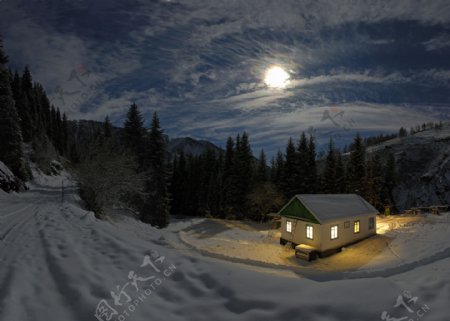 美丽冬天夜晚风景图片