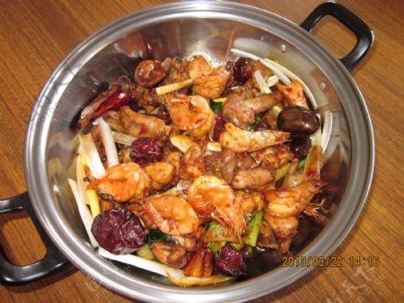 干锅虾香鸡图片