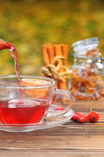 红色茶水