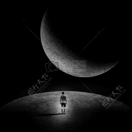 男子月球月光夜悲伤剪影人单寂寞心情阴沉