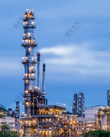 石油工厂夜景图片
