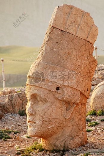 内姆鲁特石像