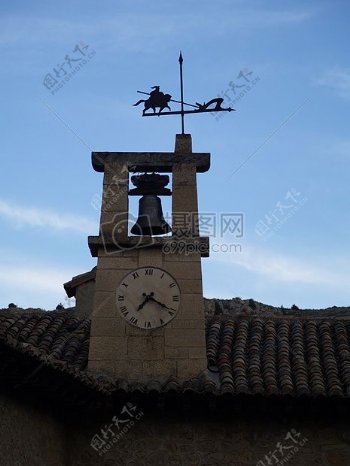 屋顶上的时钟钟表