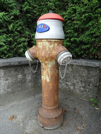 陈旧的消防栓