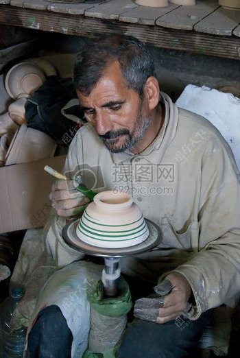 做陶艺的男人