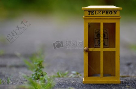黄色的电话亭