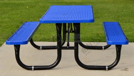户外野餐的桌椅