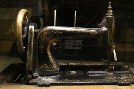 古老的古董缝纫机