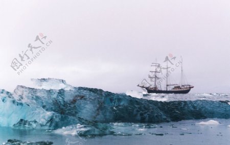 冰川冰山船只远航