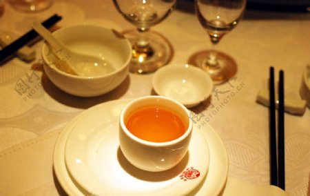 瓷质茶杯
