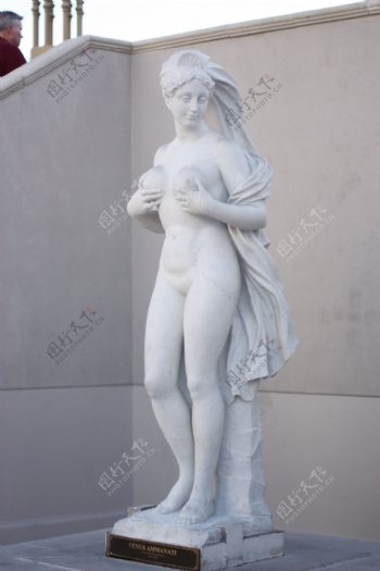 裸女雕塑