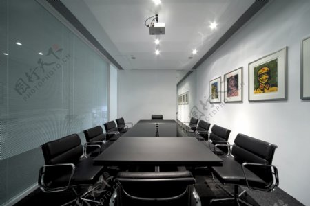 现代时尚简约黑白色搭配风格会议室装修效果图