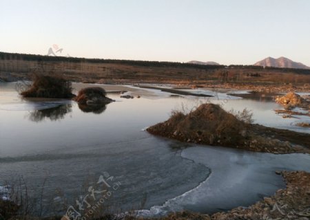 结冰的河