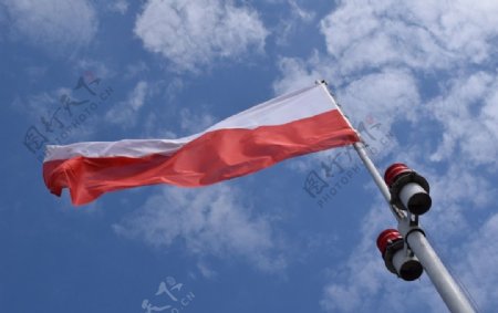 飘扬的波兰国旗