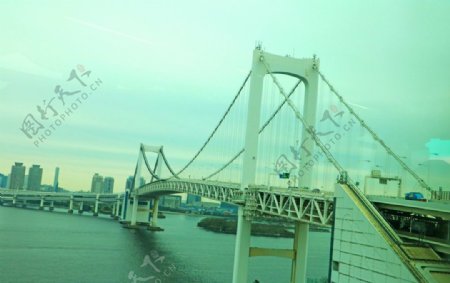 彩虹吊桥