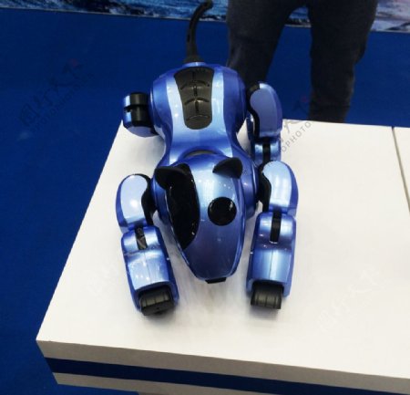 高科技智能蓝色机器狗