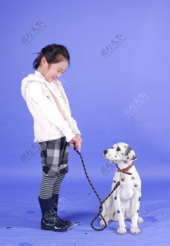 女孩和狗