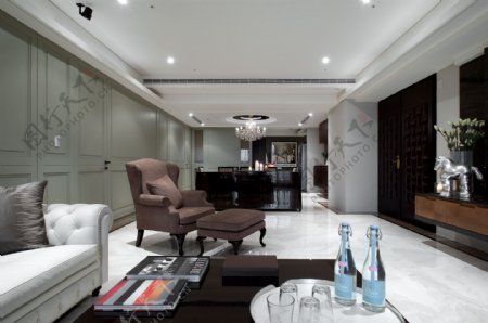 现代清新客厅深紫色茶几室内装修效果图