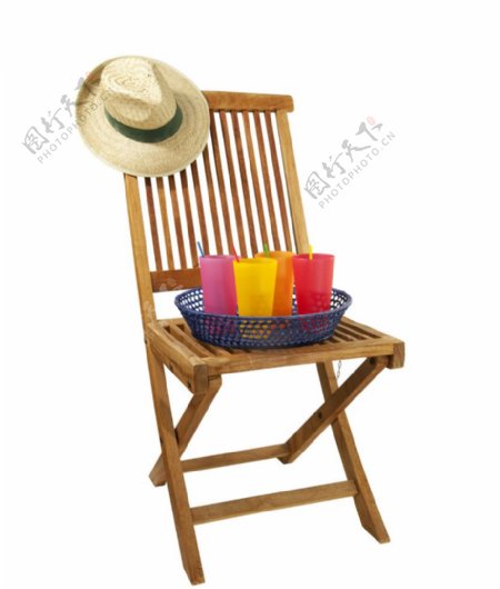 竹椅子和帽子