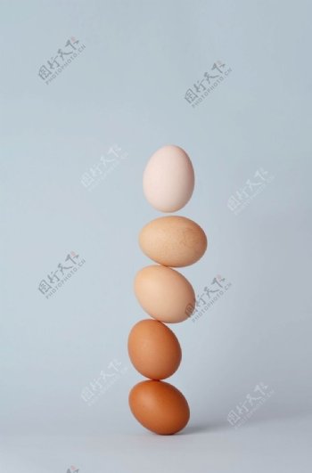 竖立鸡蛋创意摄影