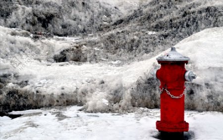 雪地里的消防栓