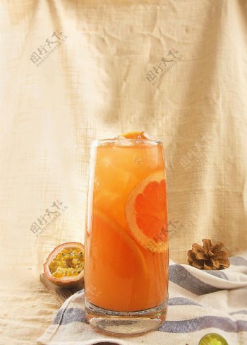 鲜橙百香果水果茶